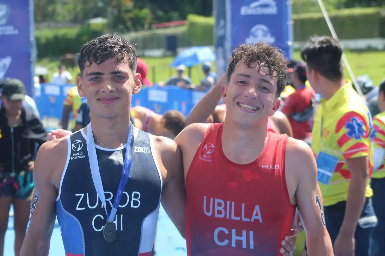 Image from Team Chile 🇨🇱 : ¡MÁS FESTEJOS EN EL TRIATLÓN! 😎🥇🥉 Los triatletas Daniel Ubilla y S...