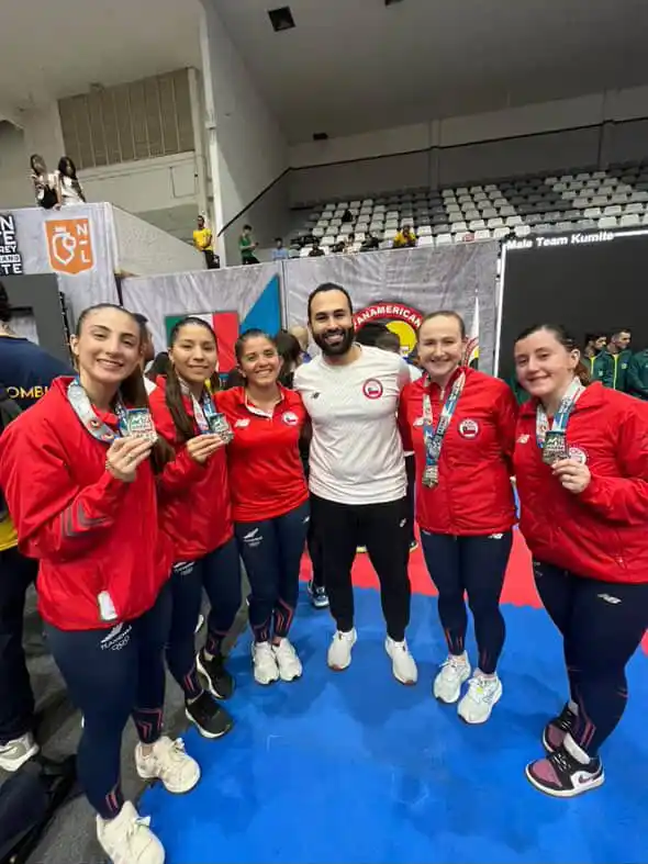 Image from Team Chile 🇨🇱 : ¡SUBCAMPEOOONAS! 😍🫶🏻🥈 El Team Chile 🇨🇱 de Karate Femenino se qu...