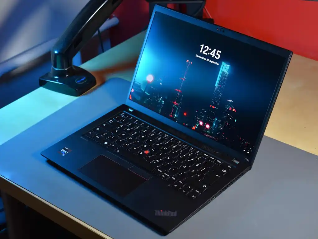 Image from 🖥️Fakih Computer Services CS - خدماتنا في مجال الكمبيوتر والشبكات تواصل معنا💻: T14s I7 11th 16Gb DDR5 256NVME 14" backlit super clean *390$* *📞71...