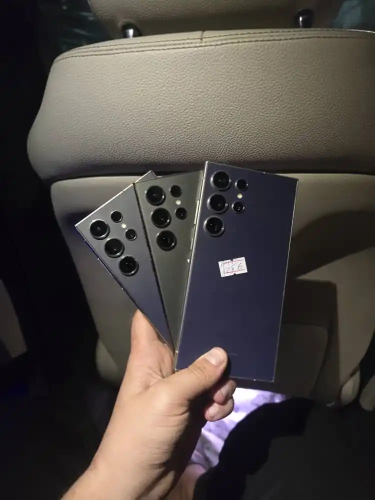 Image from Mobile Zoon🇸🇦: عرطات 😍 جلكسيات S24 الترا💜🖤 256 جيجا اجهزه كروت السعر : 1600 ريال �...