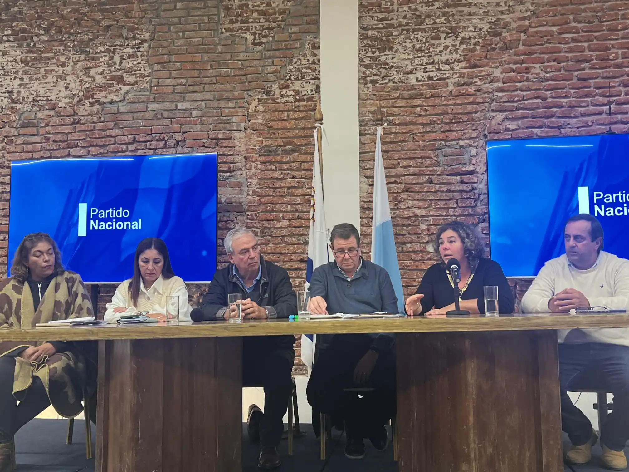 Image from Partido Nacional: 🗞️ *Bancada del Congreso Nacional de Ediles: “El Partido Nacional rea...