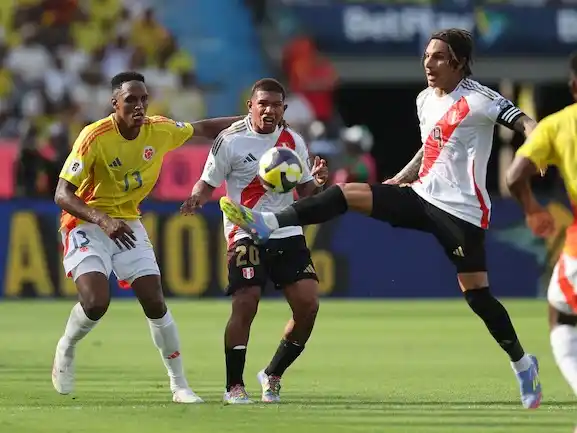 Image from Infobae Colombia: 🇨🇴⚽️EN VIVO | MINUTO 72: Colombia presiona la defensa peruana con la...
