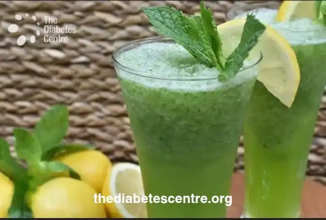 Image from The Diabetes Centre: گرمی سے پریشان؟ ☀️ کچھ ٹھنڈا اور صحت بخش پینا چاہتے ہیں جو آپ کی diabe...