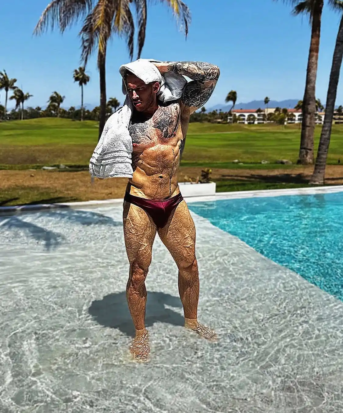 Mike Rodríguez  post