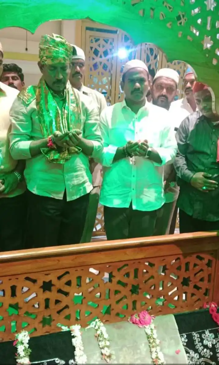 Image from Palla Srinivasa Rao | TDP: మహానాడు ఘన విజయం అనంతరం కడపలోని శ్రీ లక్ష్మి వేంకటేశ్వరుని దేవస్థానం (...