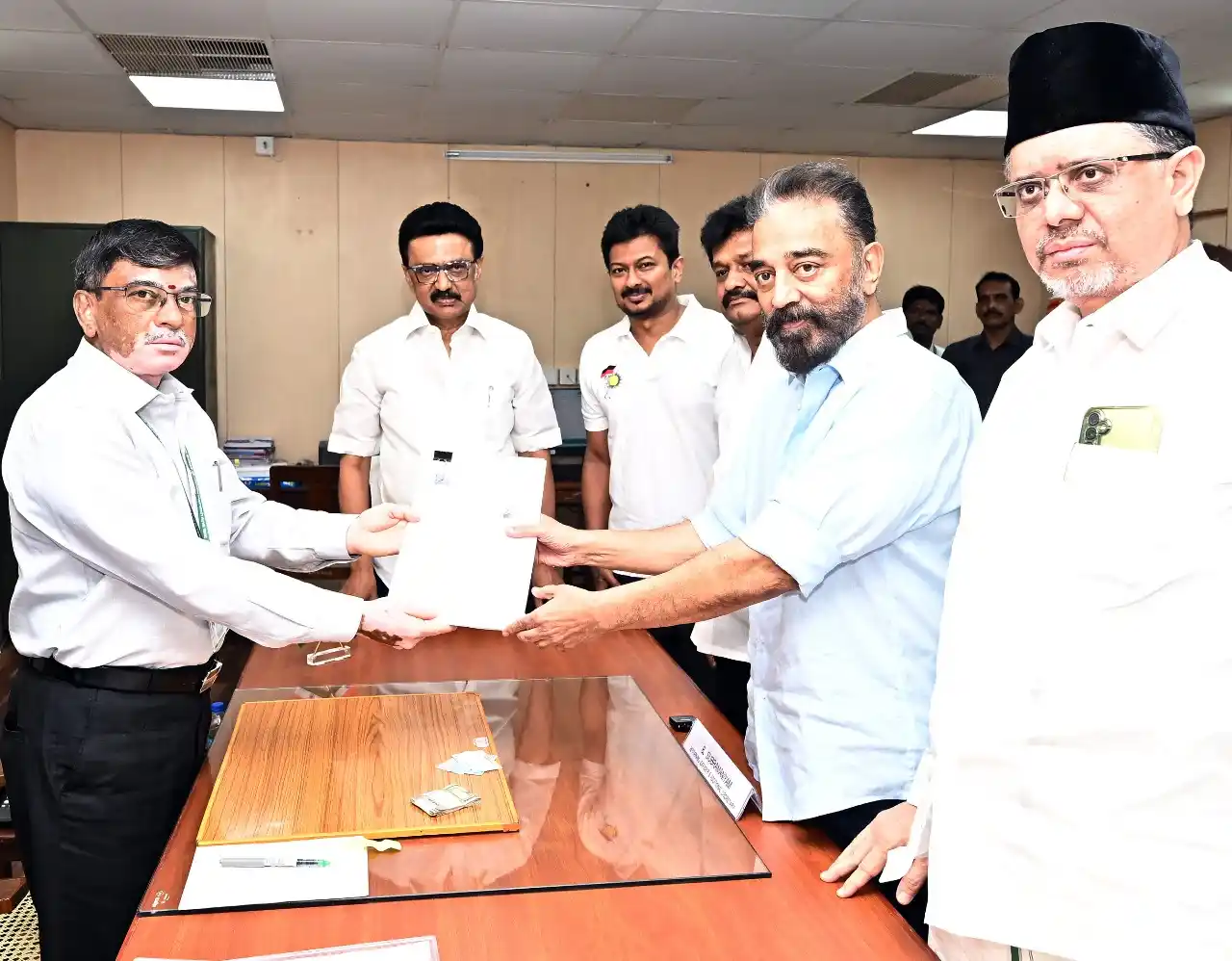 Image from Makkal Needhi Maiam: நாடாளுமன்ற மாநிலங்களவை உறுப்பினர் தேர்தலில் திராவிட முன்னேற்றக் கழகத்த...