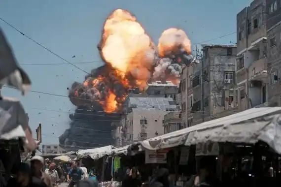 Image from Haber NİDA: Soykırım savaşının yeniden başlamasının 81. gününde Gazze bayrama bomb...