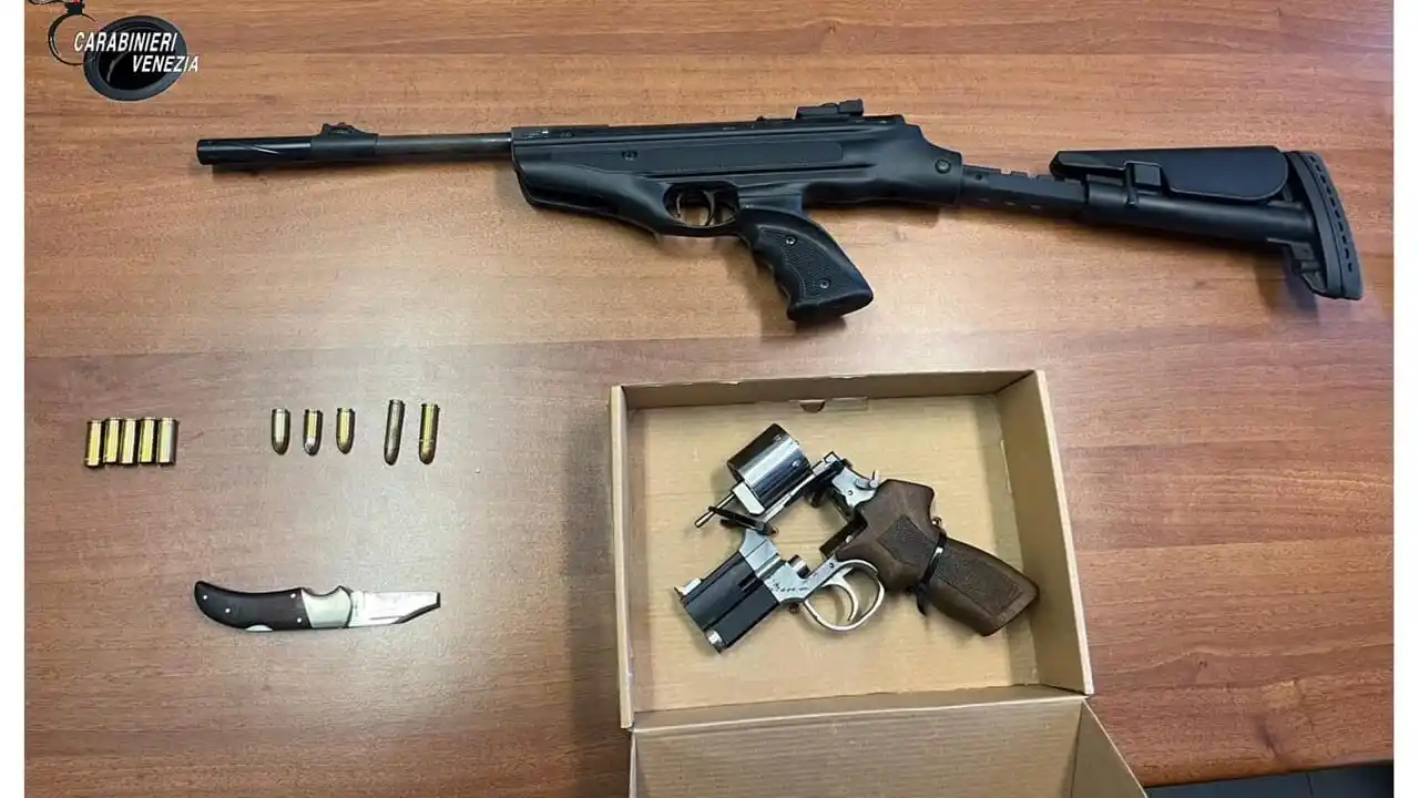 Image from VeneziaToday: *Spari, arrestato 42enne: colpi per strada con un revolver dalla matri...