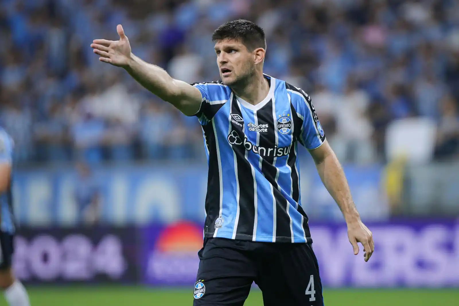 Image from 90min | Grêmio: Xerifão | Destaque na vitória sobre o Bahia, nosso zagueirão Kannemann...