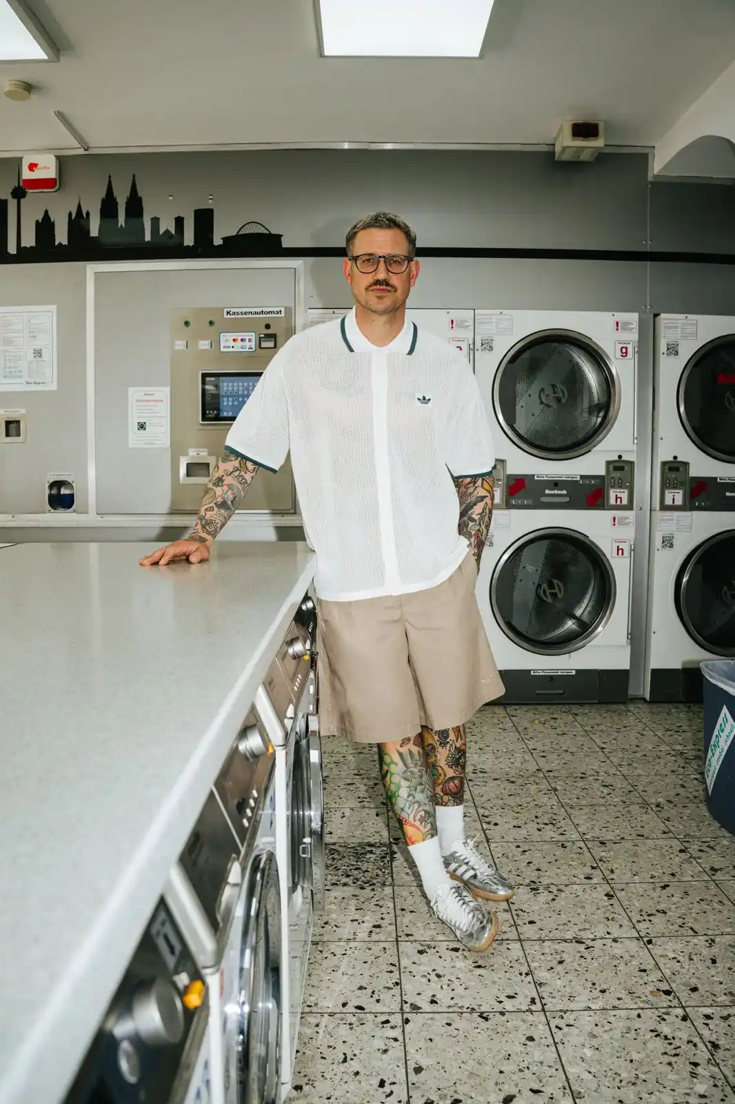 Image from Dead Stock - Sneaker & Streetwear News: *adidas hat dieses stylische Button Down Knit Hemd am Start!* Die groß...