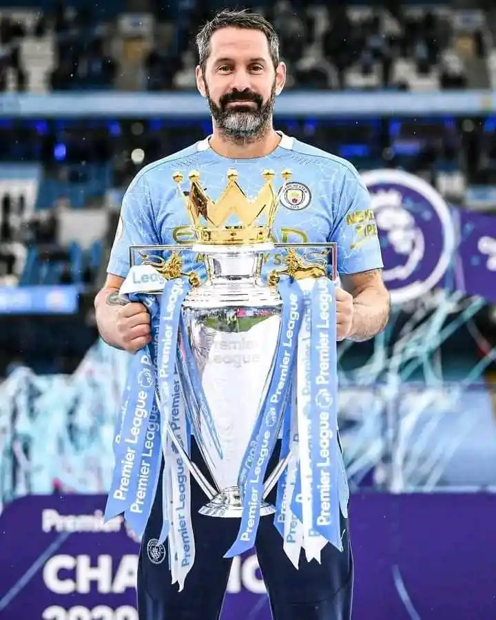 Image from 𝑷𝑨𝑺𝑰Ó𝑵 𝑷𝑶𝑹 𝑳𝑨 𝑹𝑬𝑫𝑶𝑵𝑫𝑨⚽⚡: ¡¡GANÓ UN TÍTULO POR CADA 9.8 MINUTOS JUGADOS!! 🏆🤯 Después de 6 año...