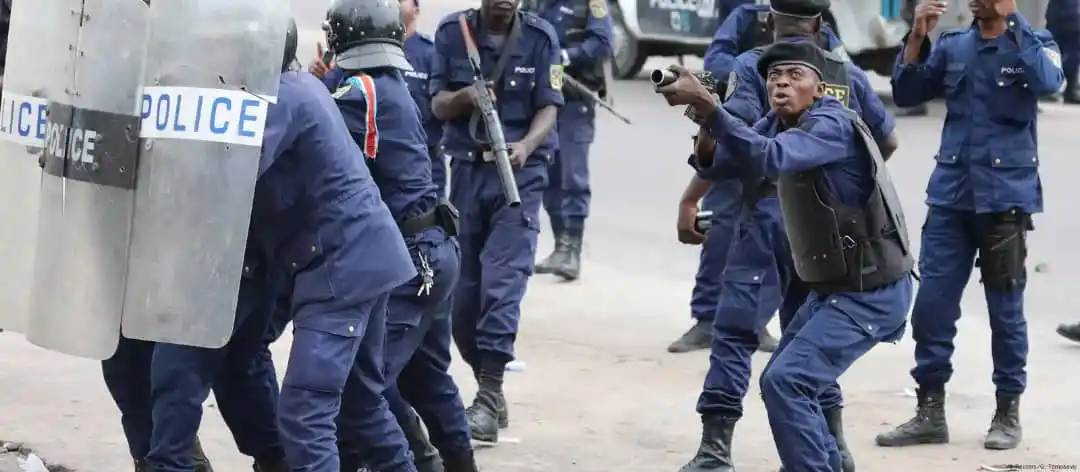 Image from INFOS7.CD: Le gouvernement évisage de retirer les policiers commis à la sécurité...