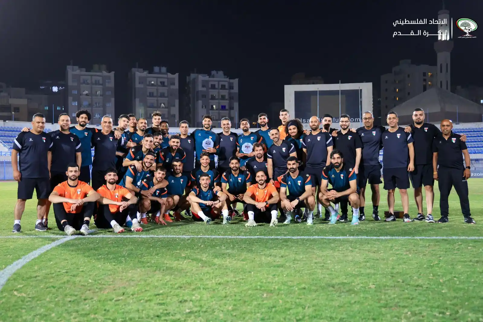 Image from PFA الاتحاد الفلسطيني لكرة القدم: منتخبنا الوطني يُجري تمرينه الأول في الكويت، والجهاز الفني يُكرم اللاع...