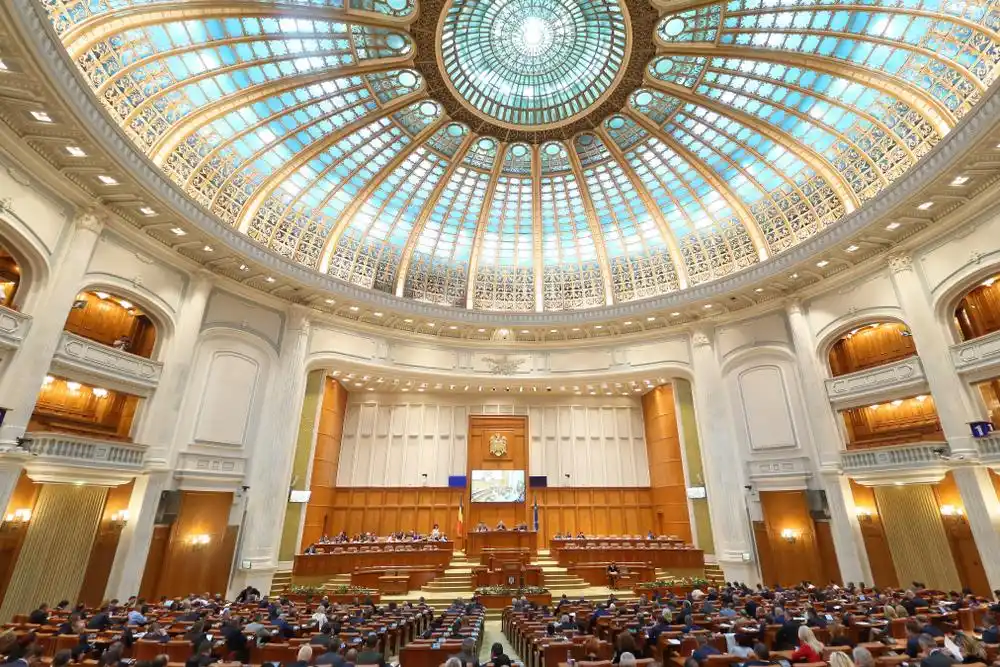 Image from Forbes Romania: Nicușor Dan a depus jurământul de președinte al României. „Nu va fi de...
