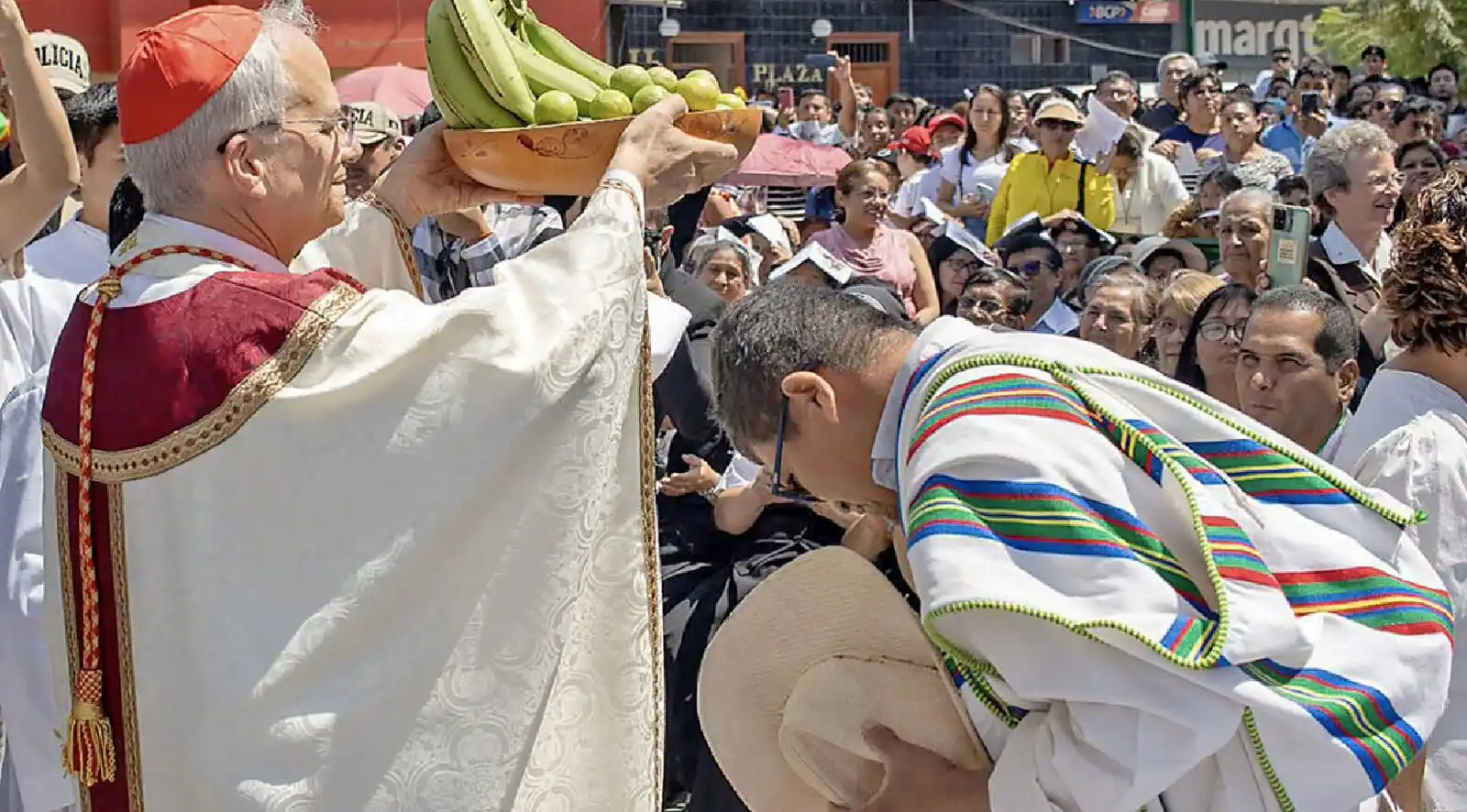 Image from ZENIT News Agency (edición española): No obstante llegada de un Papa peruano, catolicismo en Perú decrece se...