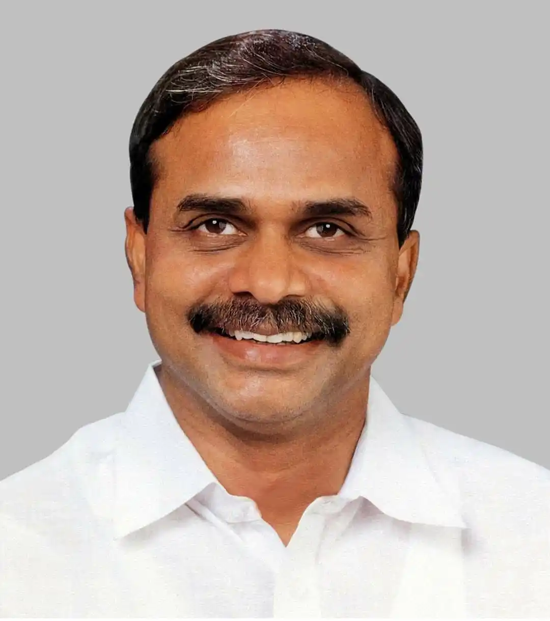 Image from YSR Congress Party: `` రైతులకు సాగునీరు కొరత ఉండకూడదని `జలయజ్ఞం` చేపట్టి బీడు భూములను స...