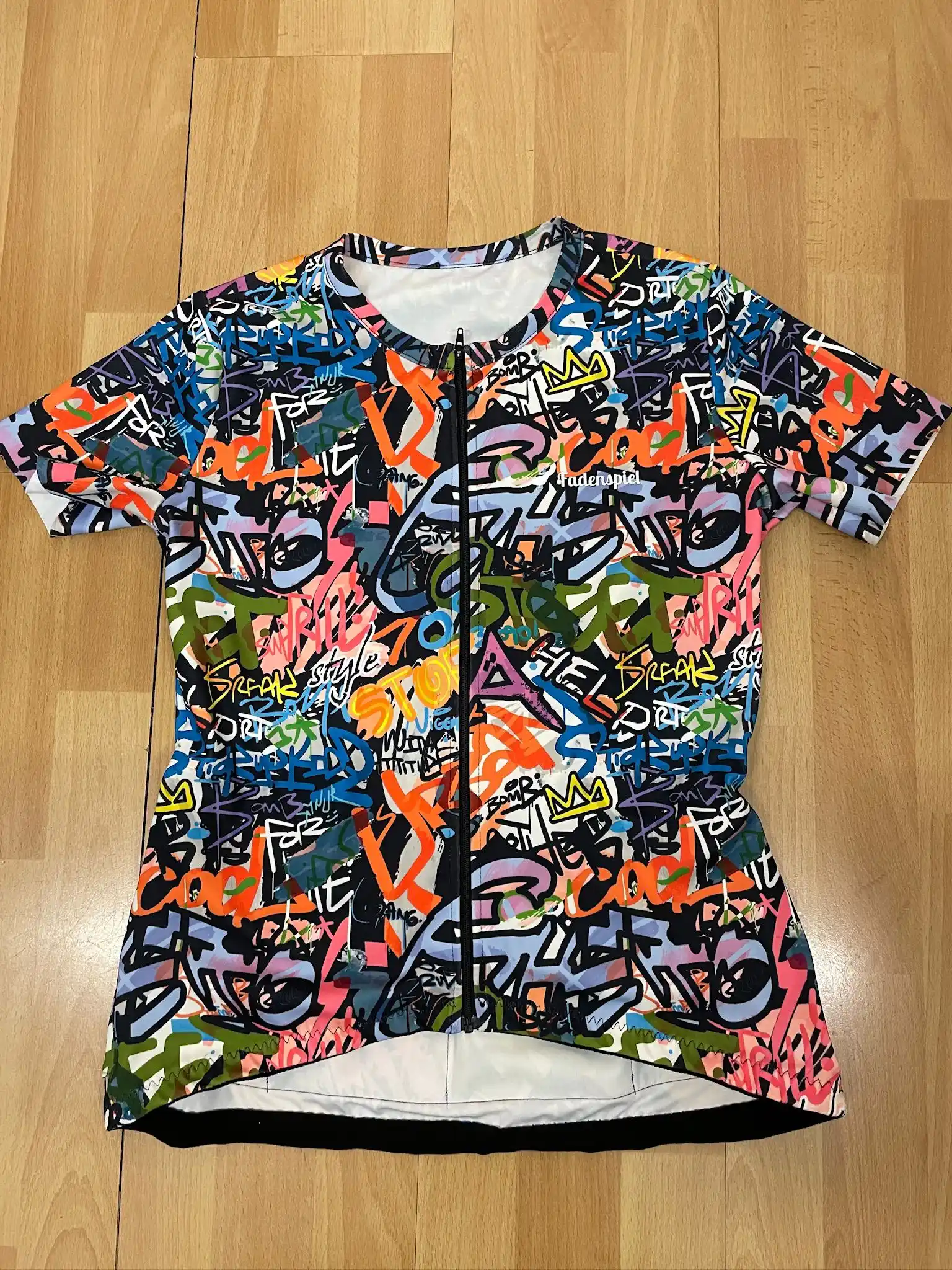 Fadenspiel „Die Nähwerkstatt „ die  post