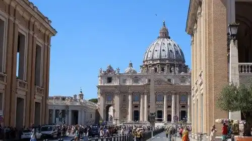 Image from Vatican News PL: *Spotkanie ruchów kościelnych w Watykanie: jedność w różnorodności i m...