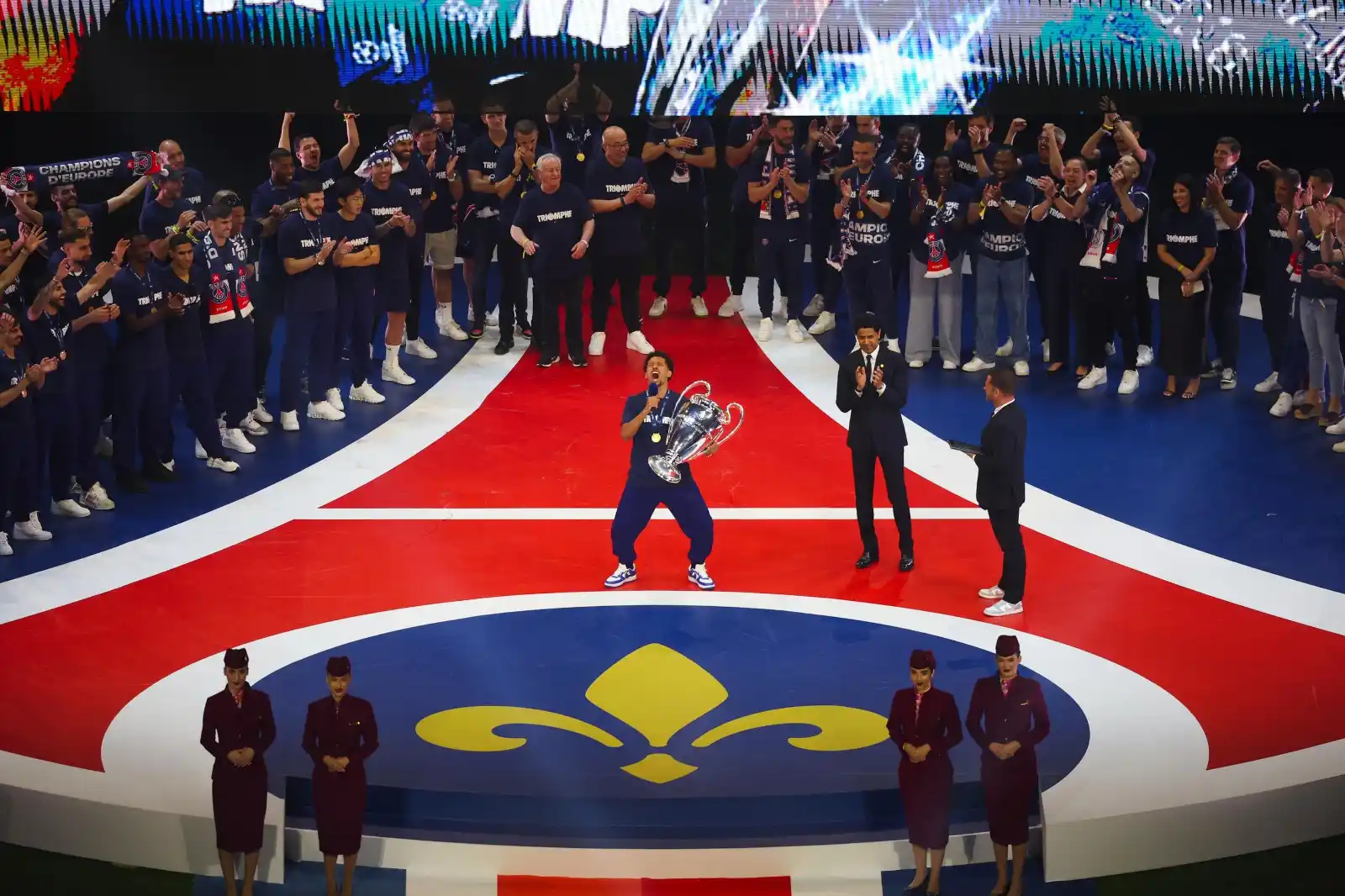 Image from Le Parisien: ⭐ *Une soirée de folie au Parc des Princes pour fêter le sacre europée...