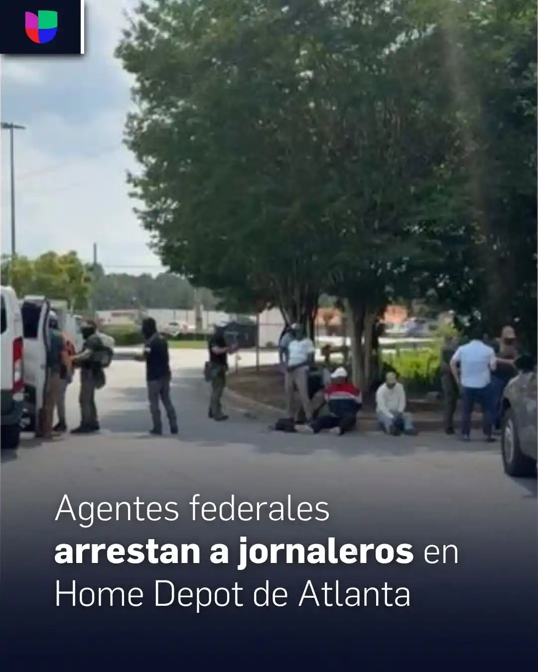 Image from Univision 34 Atlanta: 🔹 Varios hispanos fueron detenidos mientras esperaban empleo 🔹 Comun...
