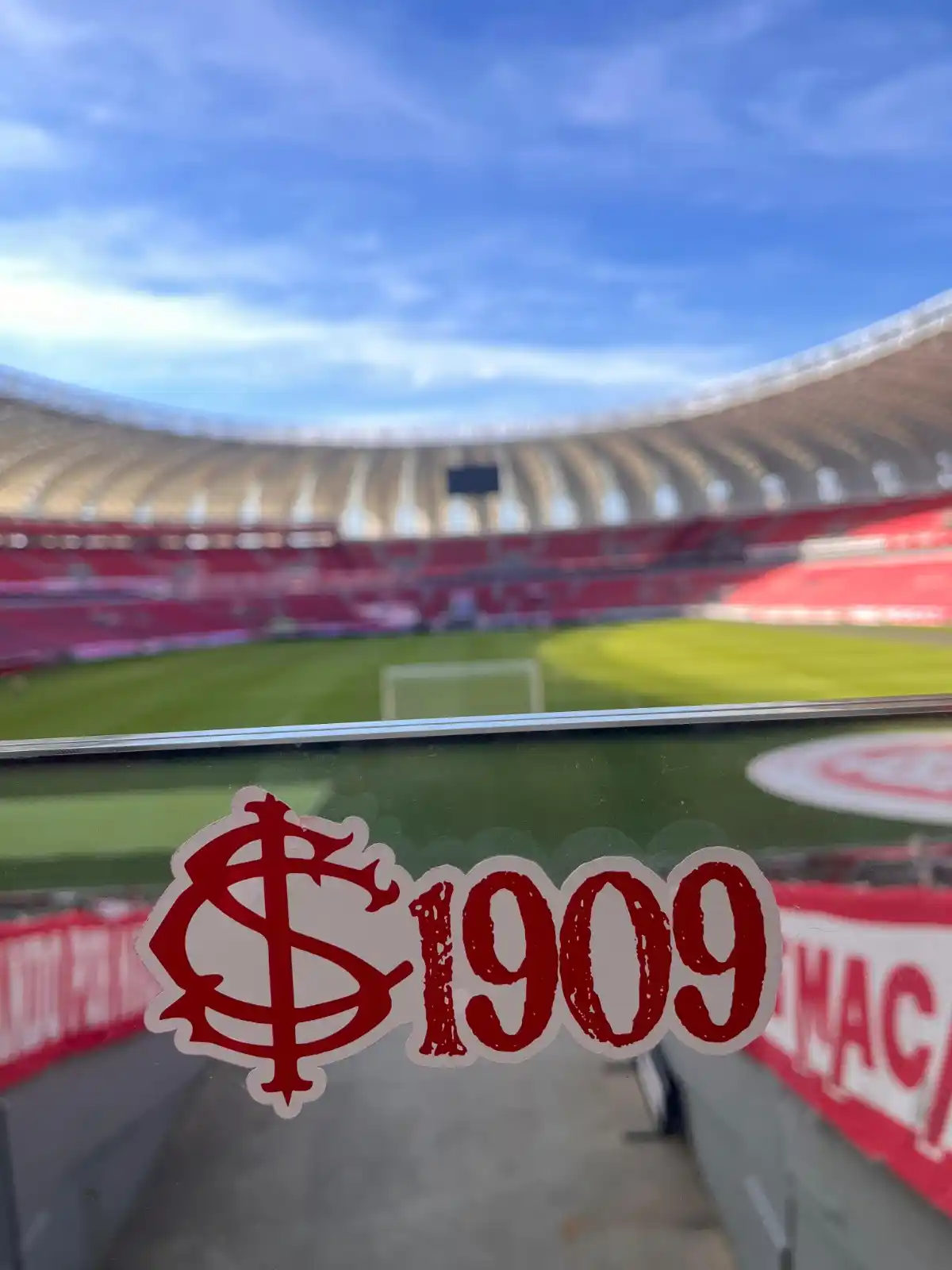 Image from Mundo Colorado | Inter Oficial: O único jogo de junho ao lado do nosso povo. 😢🇦🇹❤  Contra o Flumine...