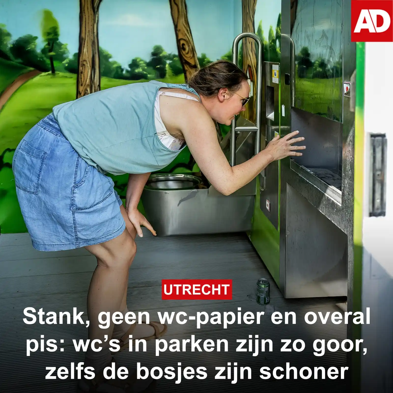 Image from AD Utrecht: Ze *stinken*, zijn *kapot* of overgoten met *plas* . Naar openbare wc’...