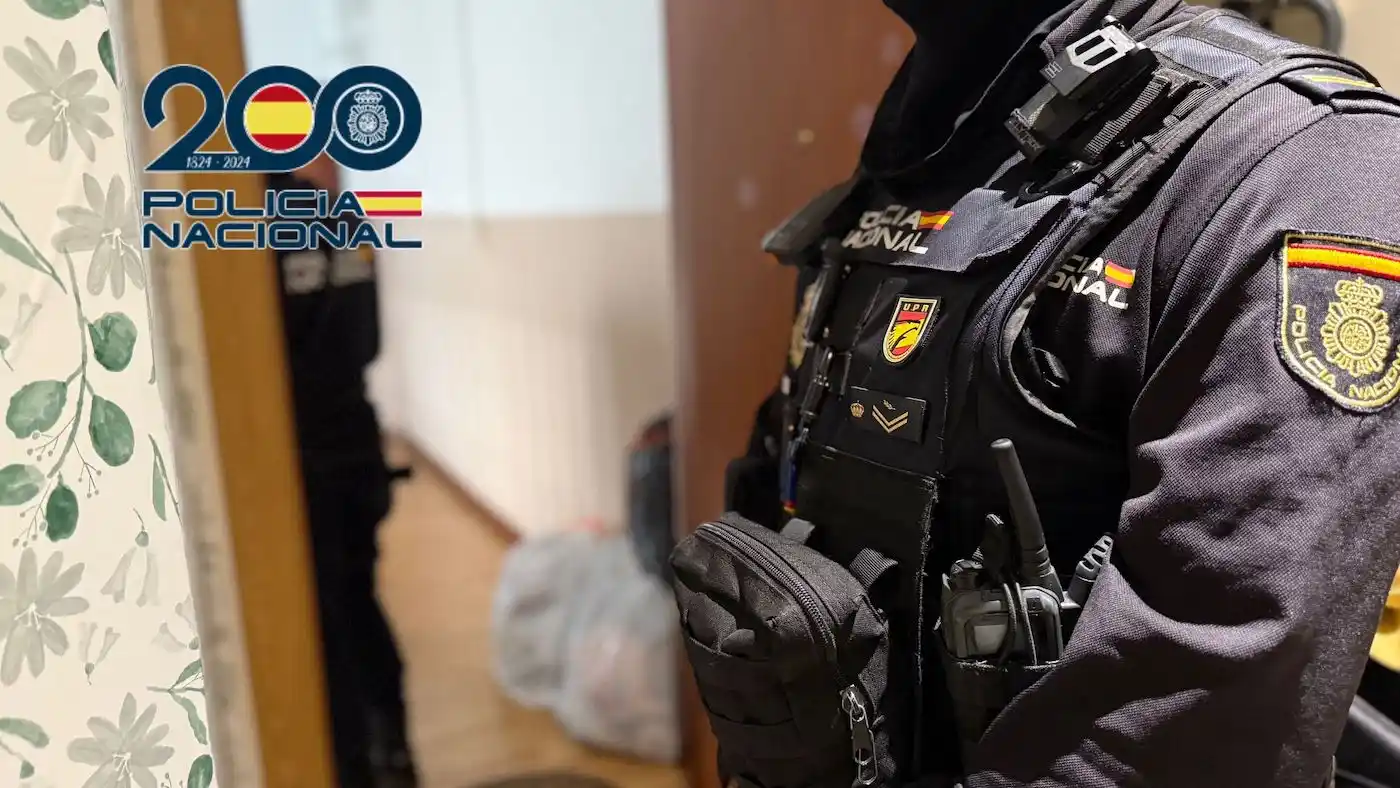 Image from NueveCuatroUno 📰 La Rioja 🔴⚪🟢🟡: *En la salud, en la enfermedad... y en el trapicheo.* La Policía detie...