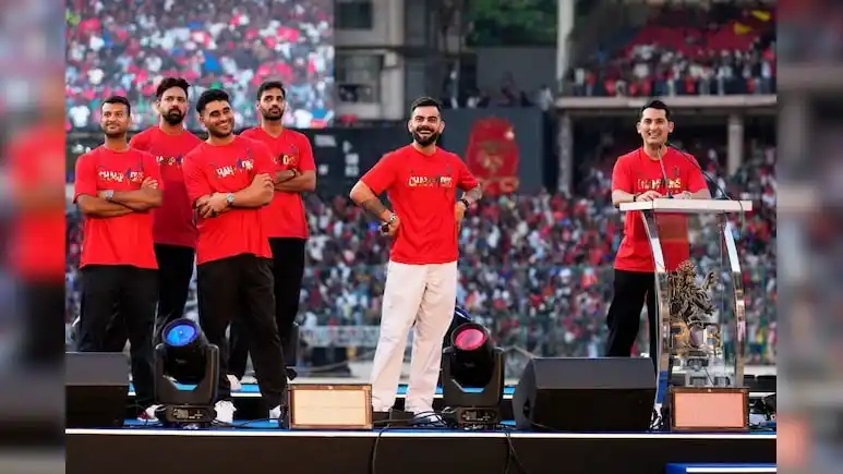 Image from NDTV India: बेंगलुरु में भगदड़: बाहर फैन्स की 11 लाशें, अंदर जारी रहा जश्न... यह ह...