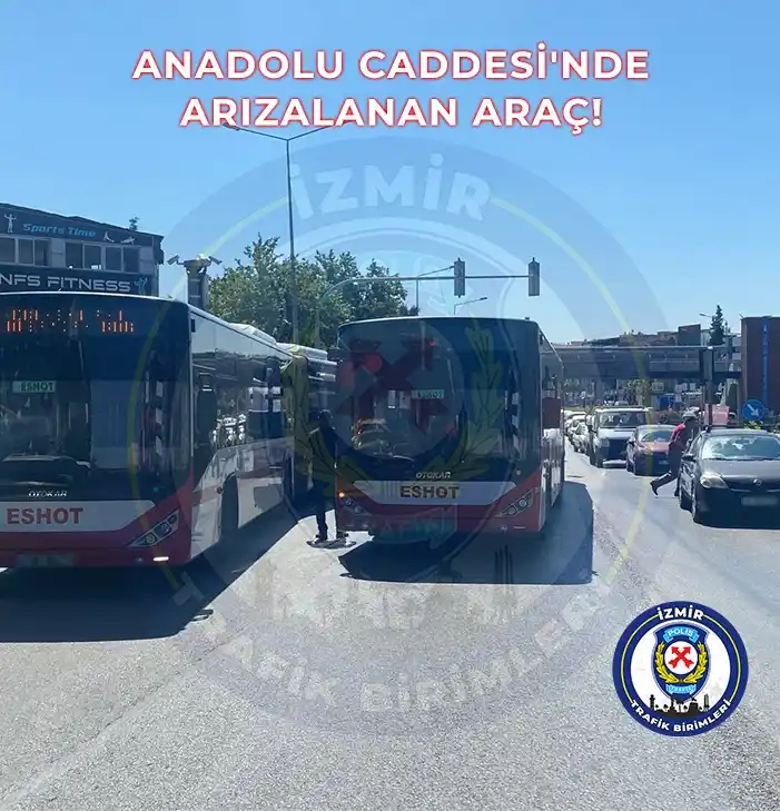 Image from İzmir Emniyet Müdürlüğü Trafik Birimleri: *ANADOLU CADDESİ'NDE ARIZALANAN ARAÇ!* Anadolu Caddesi üzeri Menemen i...