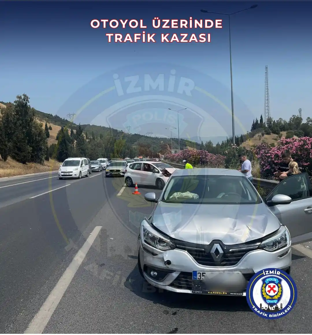Image from İzmir Emniyet Müdürlüğü Trafik Birimleri: *OTOYOL ÜZERİNDE TRAFİK KAZASI* Otoyol üzeri Işıkkent Rampalar Buca is...