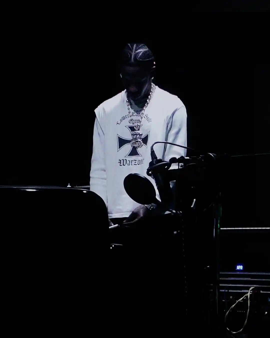 Image from UOL | Universo Travis Scott : E a ansiedade só aumenta pro *JACKBOYS 2* 🔥🌵👇 📸 @travisscott/Inst...