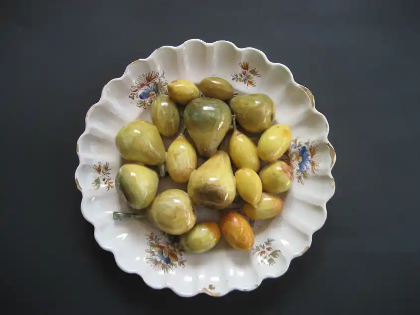 Image from Ajuntament de l’Alcora: 🔎 ¡SE BUSCAN *PLATOS DE ENGAÑO* ! 🎨 ¿Tienes en casa un plato antigu...