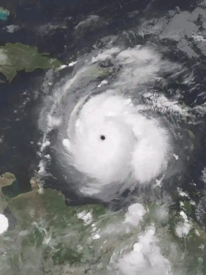 Image from Kalewa News ( En Français)🌏: 🟡 INFO IMPORTANTE En ce 1er juin, la saison cyclonique 2025 dans l’A...