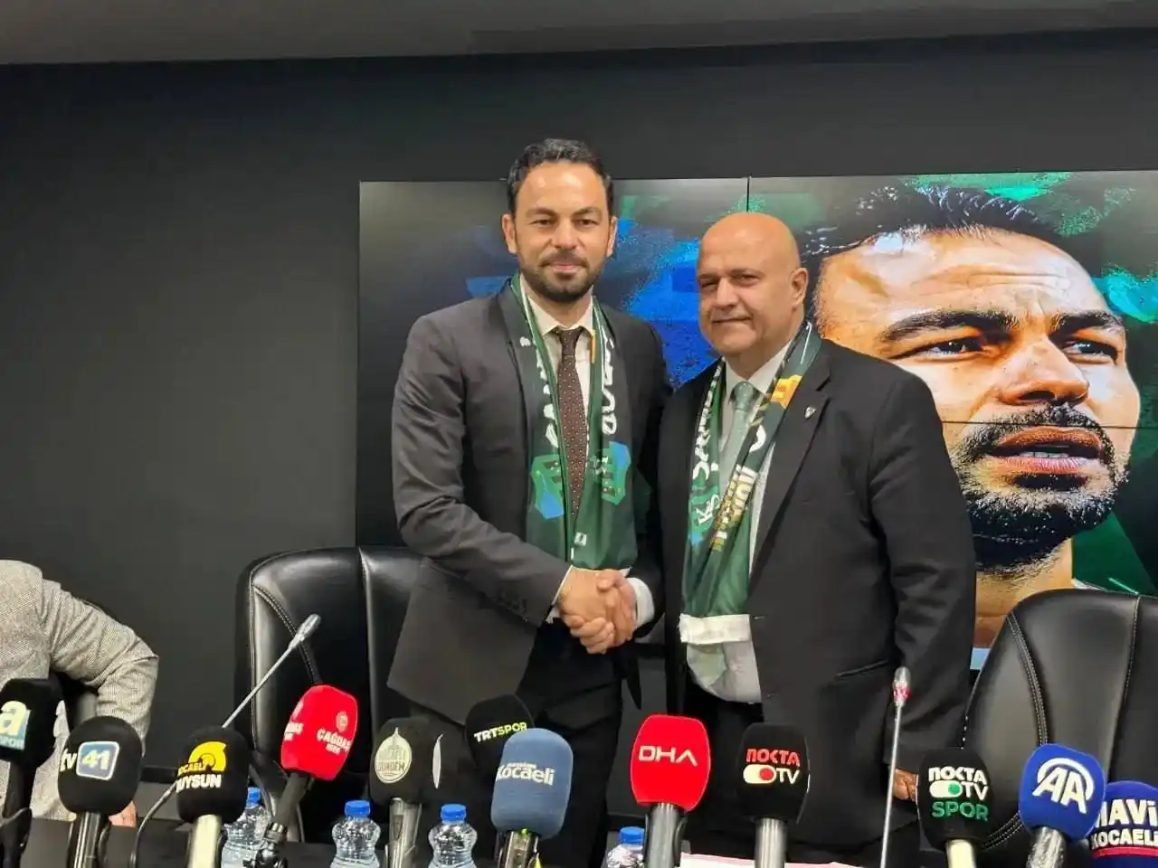 Image from KULİS: 🗣 Kocaelispor Teknik Direktörü Selçuk İnan: ''Böyle bir şehirde, böy...