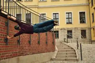Image from El Misionerismo: *7 de junio. Día Mundial del Parkour.* El 7 de junio se celebra el Día...