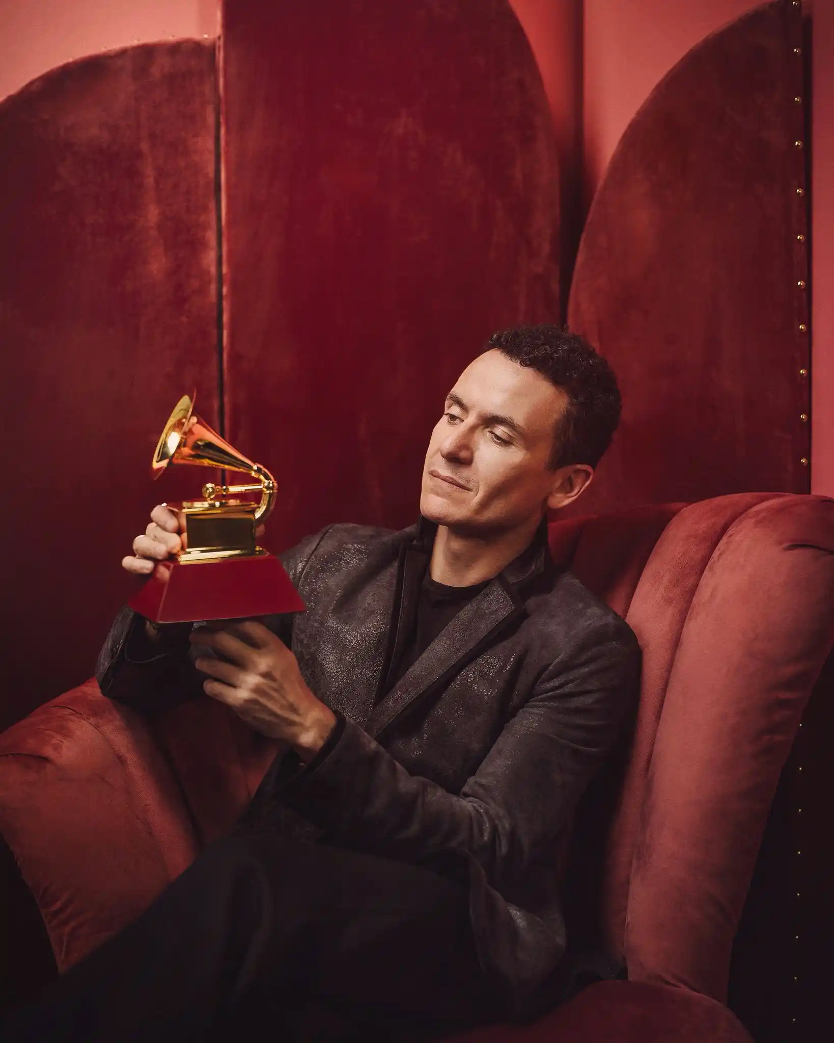 Image from Latin GRAMMYs : 🎉 Hoy celebramos el cumpleaños de Fonseca, reconocido por su fusión ú...