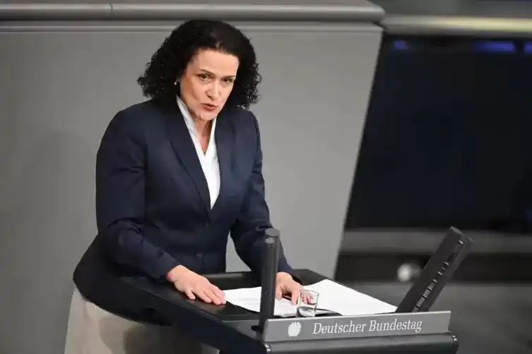Image from Die RHEINPFALZ : *Islamfeindlichkeit: Kritik nach Beitrag von AfD-Politikerin Höchst* E...