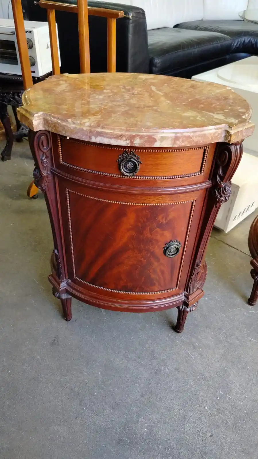 Mercatino dell’usato TESORI NASCOSTI post