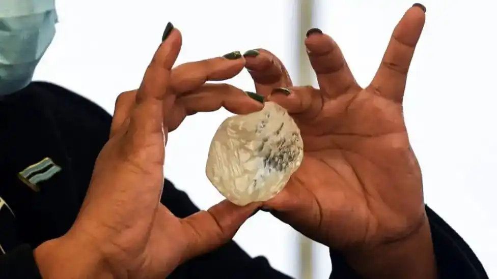 Image from Citizens Movement Radio: *Botswana's diamond giant slashes output as demand falls* Botswana'...