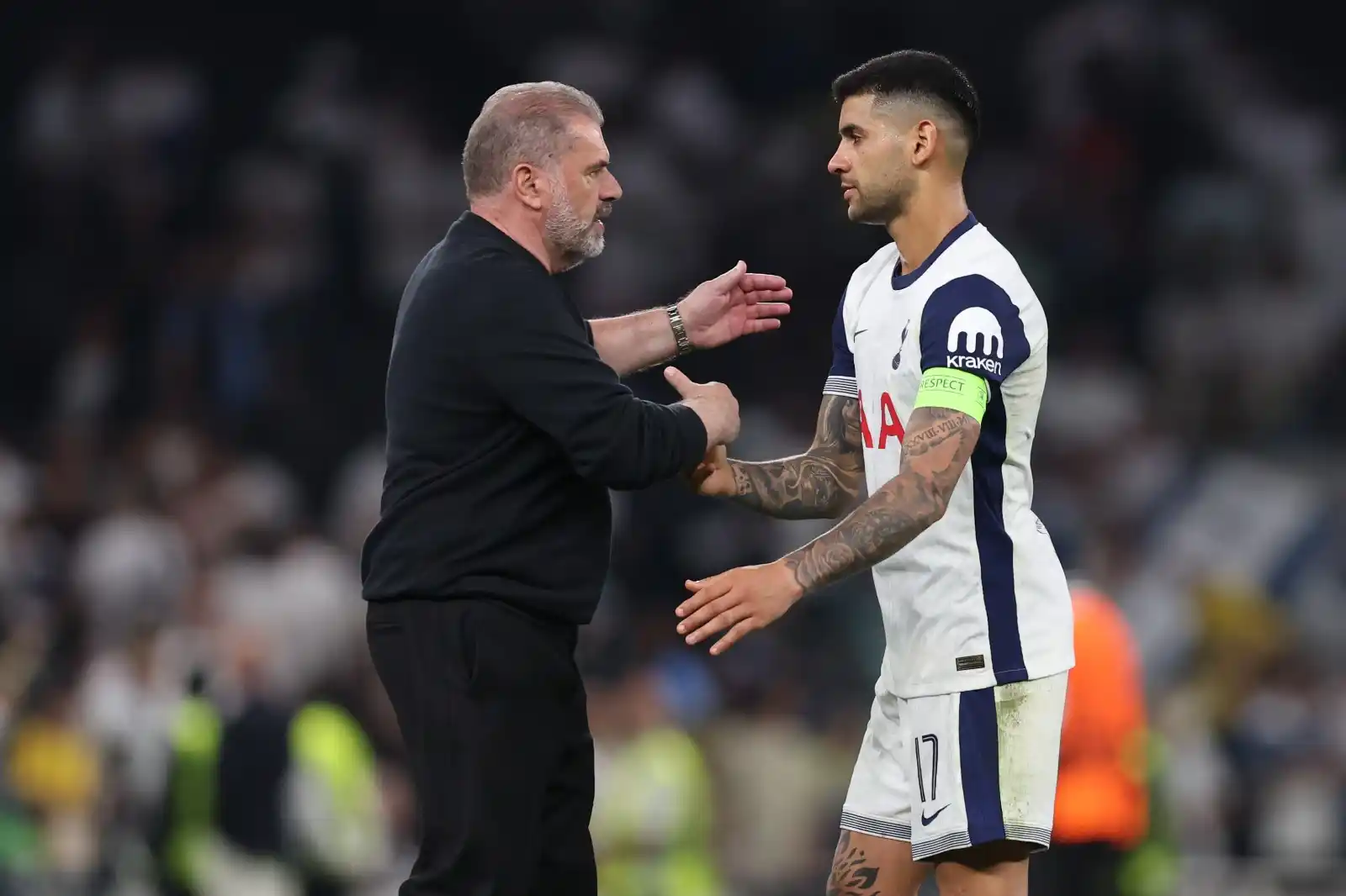 Image from TyC Sports: *CUTI ROMERO SE QUEDÓ SIN ENTRENADOR EN TOTTENHAM: ANGE POSTECOGLOU FU...
