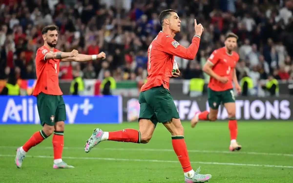 Image from O Tempo: *DUELO DIGNO DE FINAL! 🇵🇹 X 🇪🇸* *Cristiano Ronaldo decide, Portug...