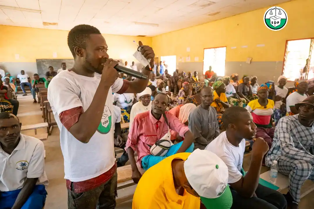 Image from Joshua Osih Official: Echange avec la population de GOBO...