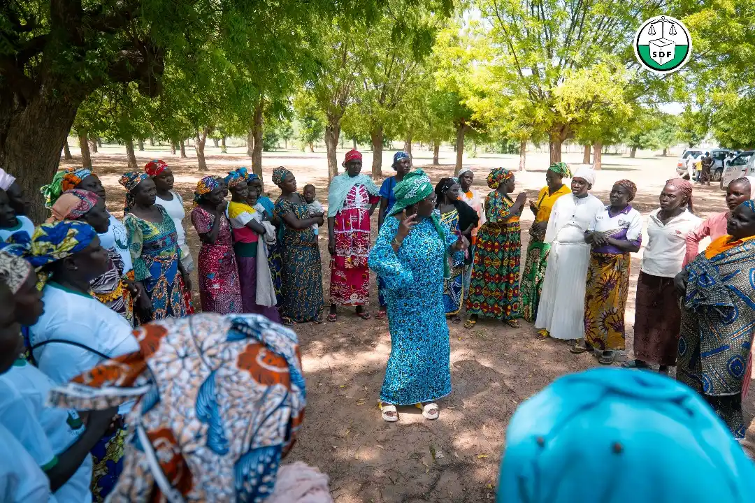 Image from Joshua Osih Official: Entretien avec les femmes de GOBO par la présidente des Femmes Sociali...