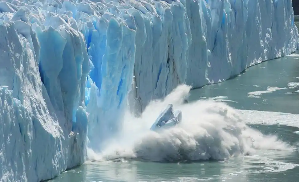 Image from Ce que je dois savoir 🧠: *La fonte des glaciers* ❄️🌍 : *Qu’est-ce que c’est ?* La fonte des...