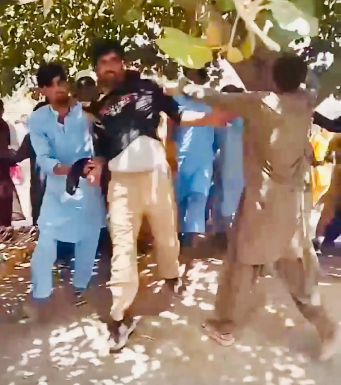 Image from 🌐⭕CRIME SCENE⭕🌐: نوشہرہ: مست بابا مزار کے قریب پہاڑی علاقہ میں پولیس کا جوئے کے اڈے پر ...