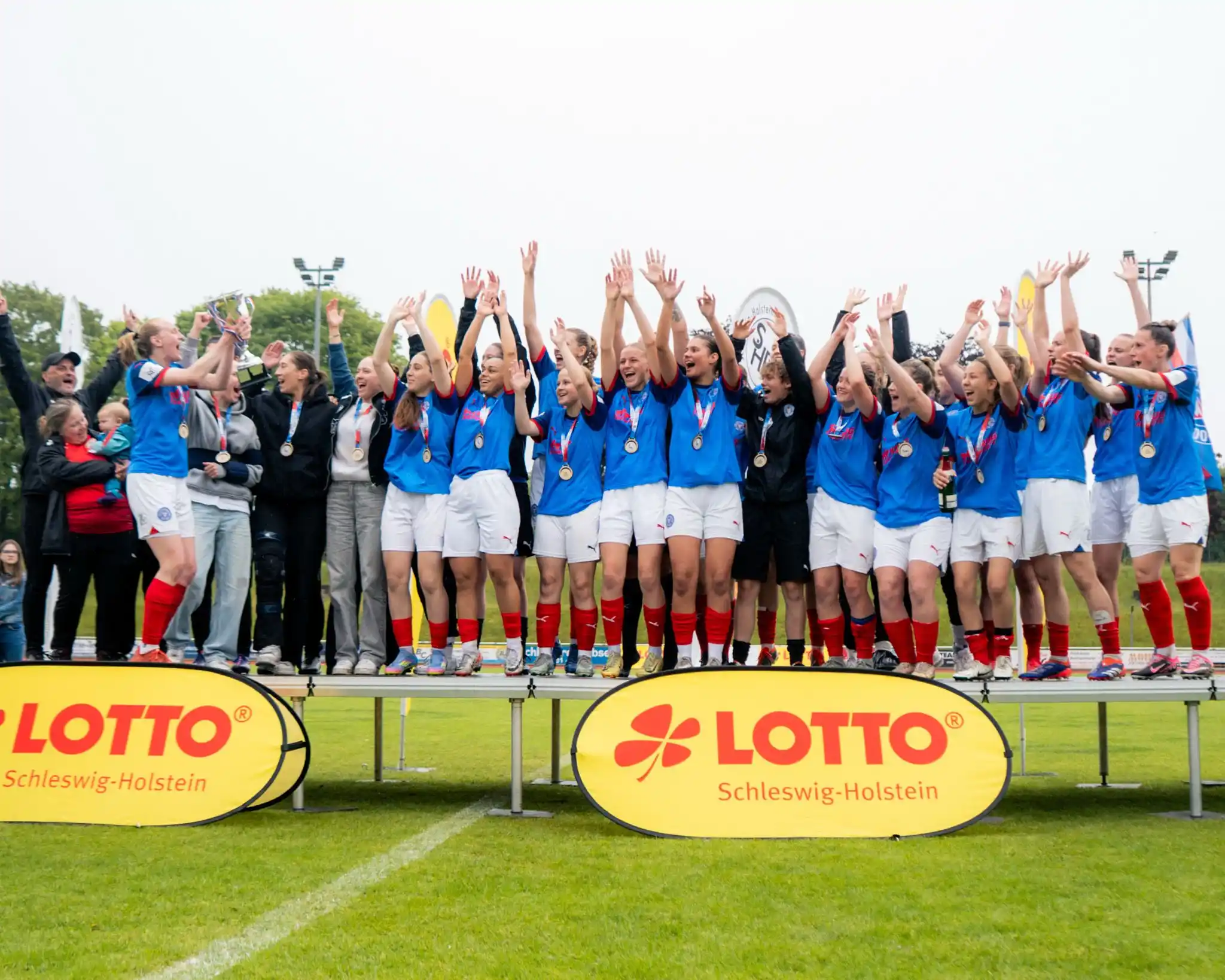 Image from Holstein Kiel: Pokalsiegerinnen 2025 🏆 Unsere Holstein Women sicherten sich heute d...