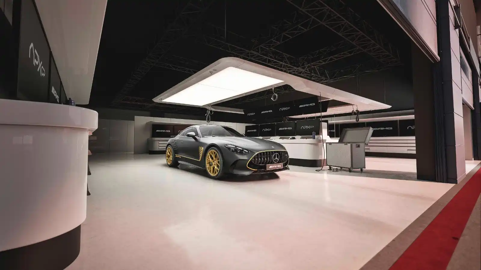 Image from روب ريبورت العربية Robb Report Arabia: مرسيدس تكشـف عـن سيارة GT 63 APXGP Edition بإصدار محـدود في فيلم "F1" ...