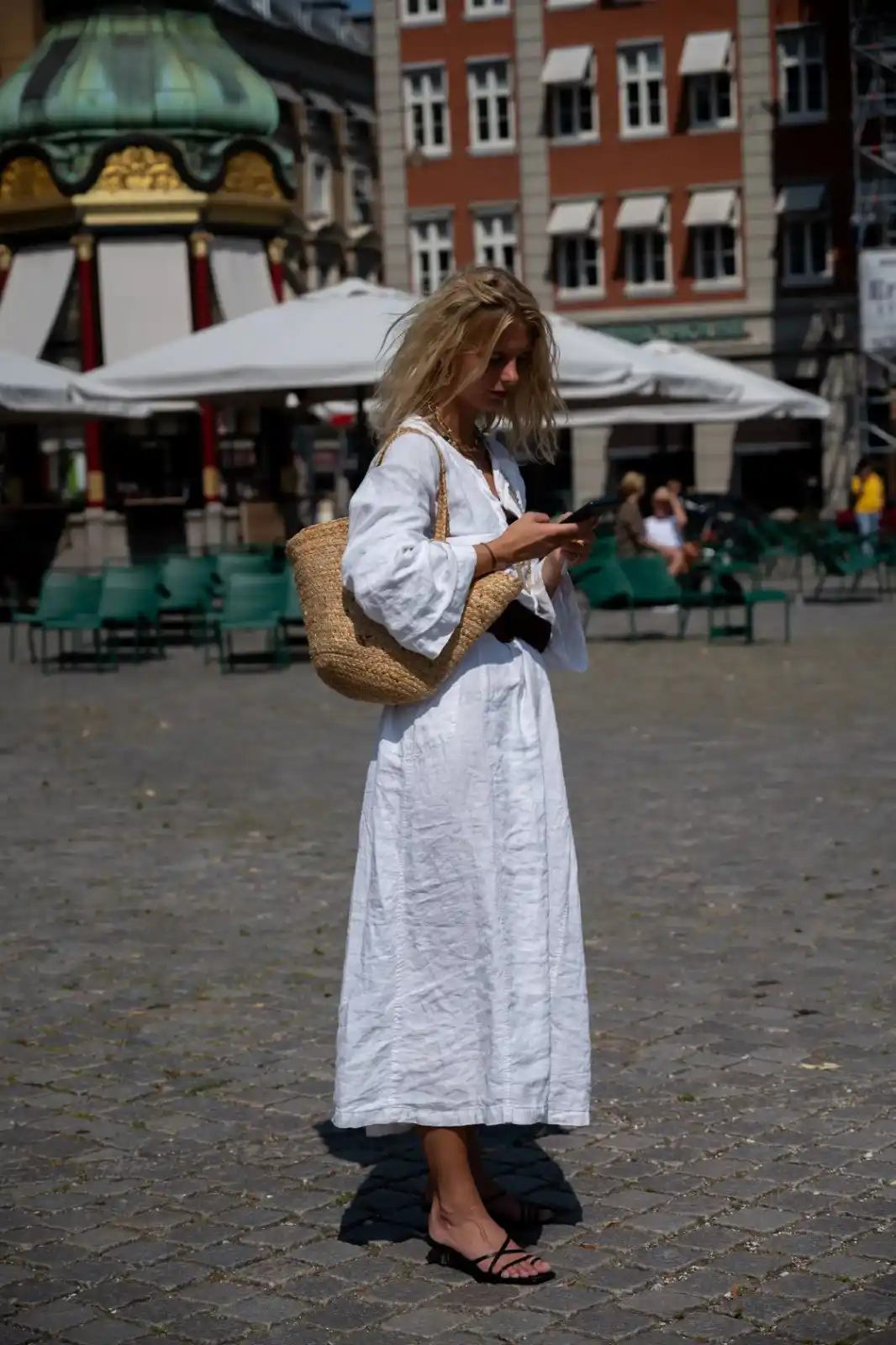 Image from Vogue Italia: Torna la stagione della borsa di paglia! 👒 Guida ai 25 modelli natura...