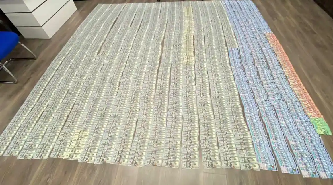Image from Massaget.kz - Жаңалық пен пайдалы ақпараттар: *200 мың АҚШ доллары көлеміндегі пара: Жамбылда салық қызметкері мен 2...