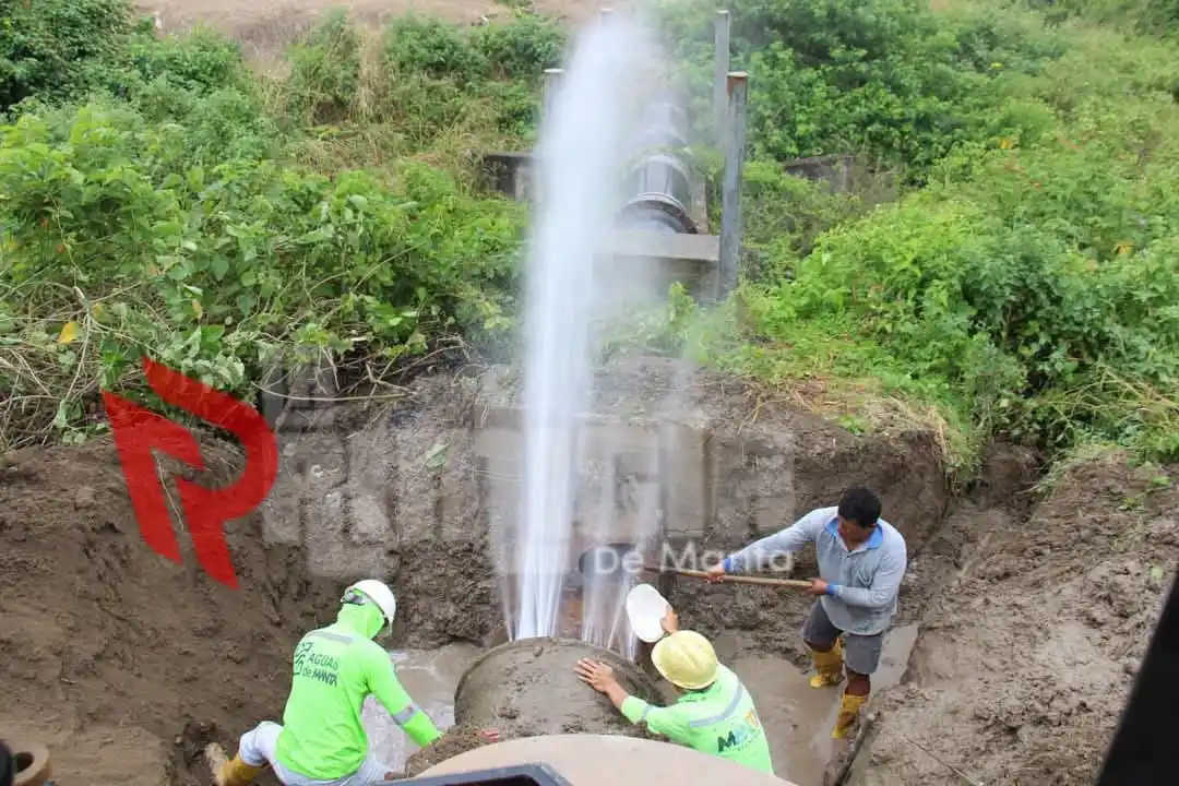 Image from La Primicia De Manta: Comunicado de Aguas de Manta: Se intensifican los trabajos de reparac...